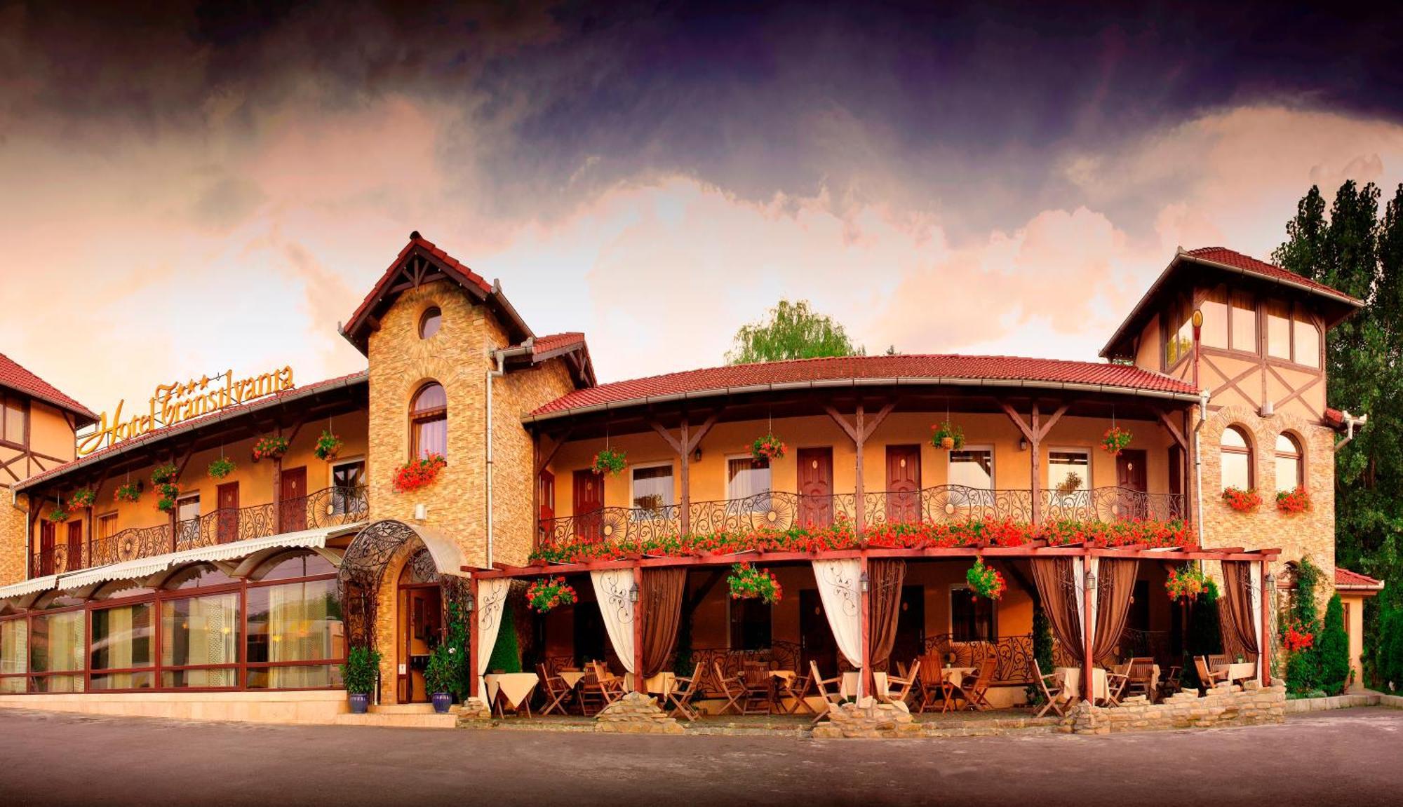 סיגישוארה Hotel Transilvania מראה חיצוני תמונה