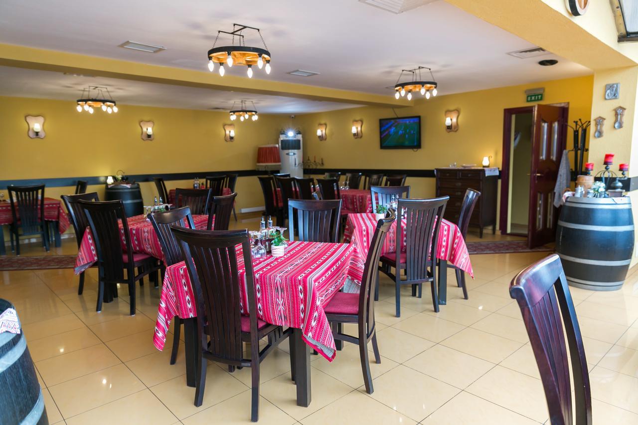 סיגישוארה Hotel Transilvania מראה חיצוני תמונה