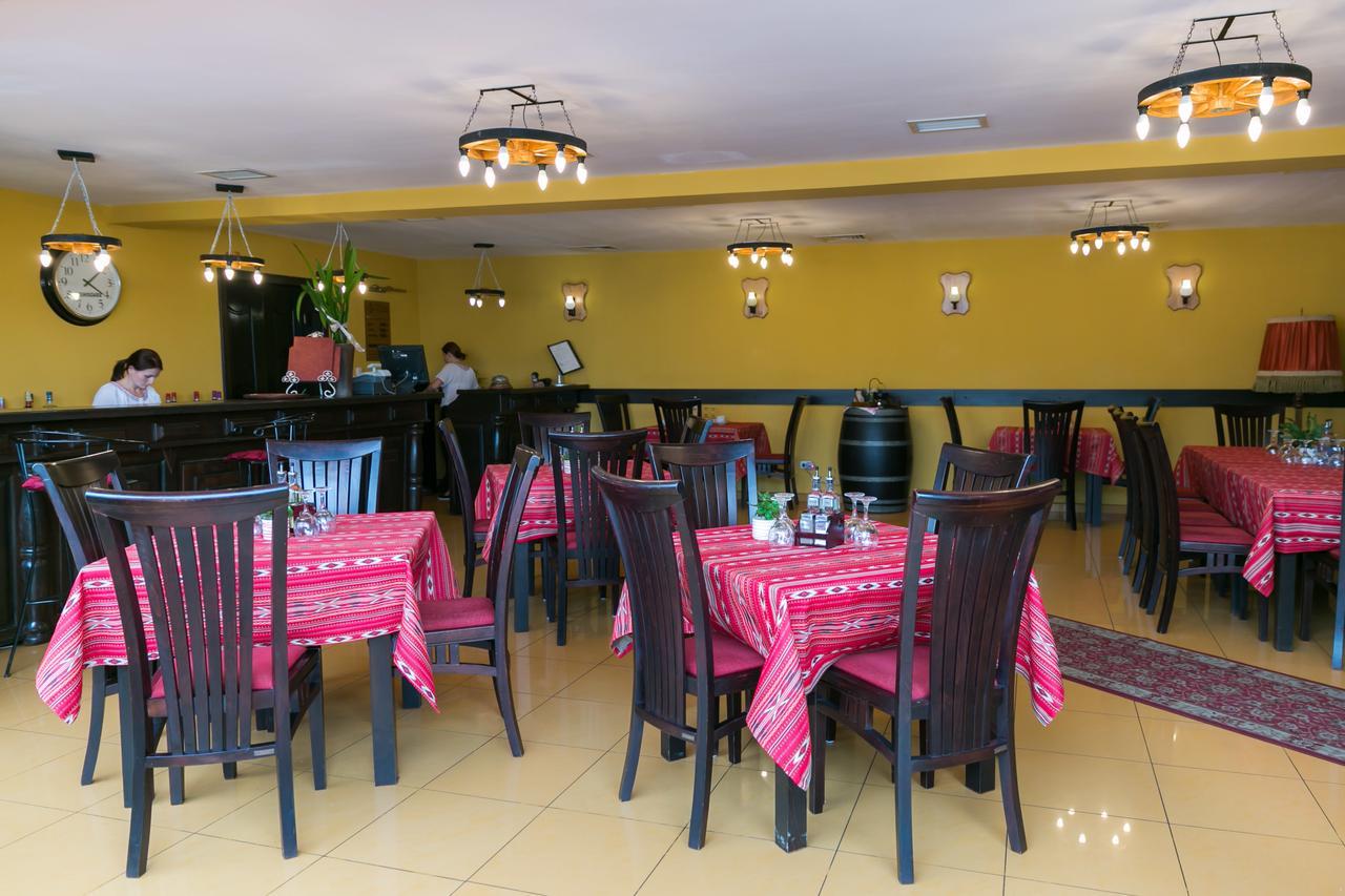 סיגישוארה Hotel Transilvania מראה חיצוני תמונה