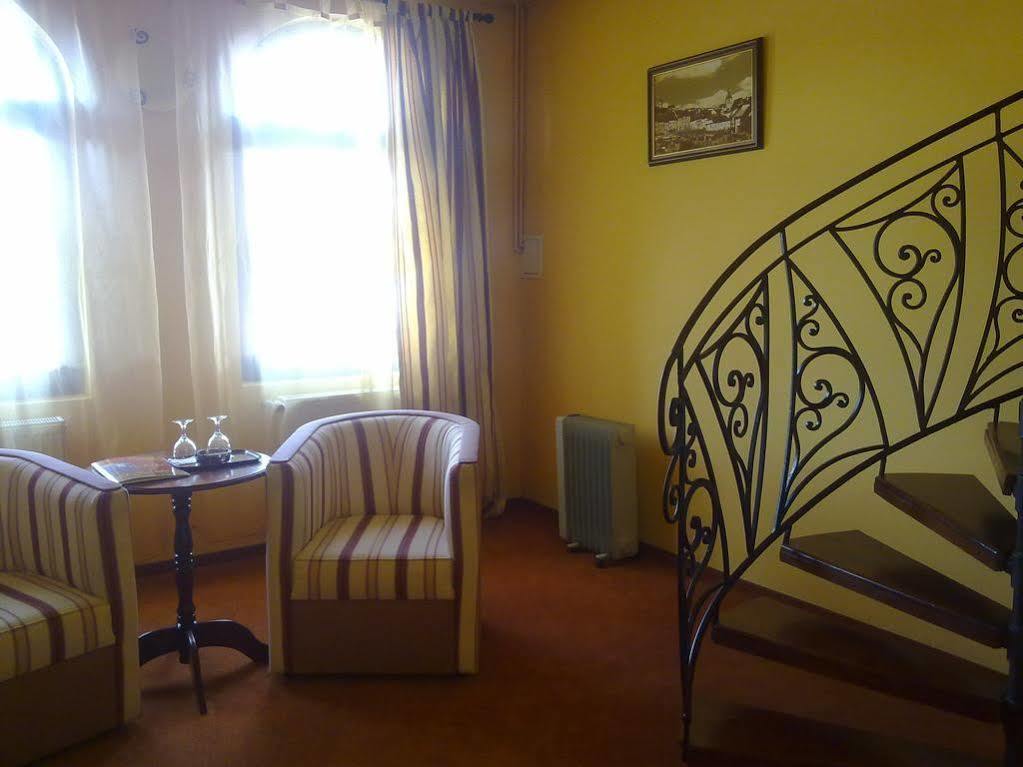 סיגישוארה Hotel Transilvania מראה חיצוני תמונה